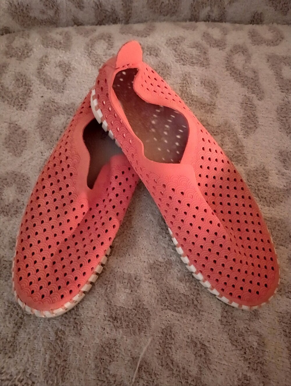 Isle Jacobsen Women's Slip On Tulip